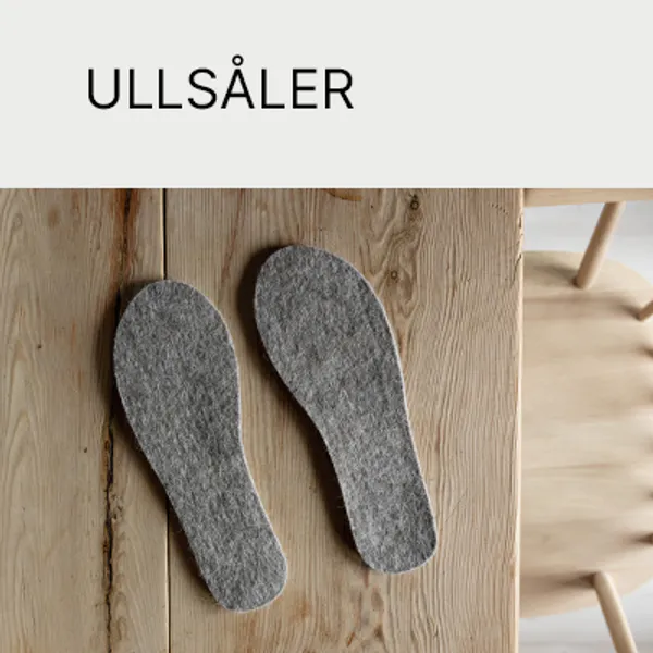 Tekst på lyseblå bakgrunn. Ikon med dråper som symboliserer den vanntette sålen. Leder til side med tøfler med sålen Liba Smart. 